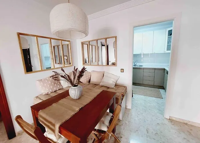 Torre Del Mar Deluxe Close To Beach & Parking Sinese Design Homes